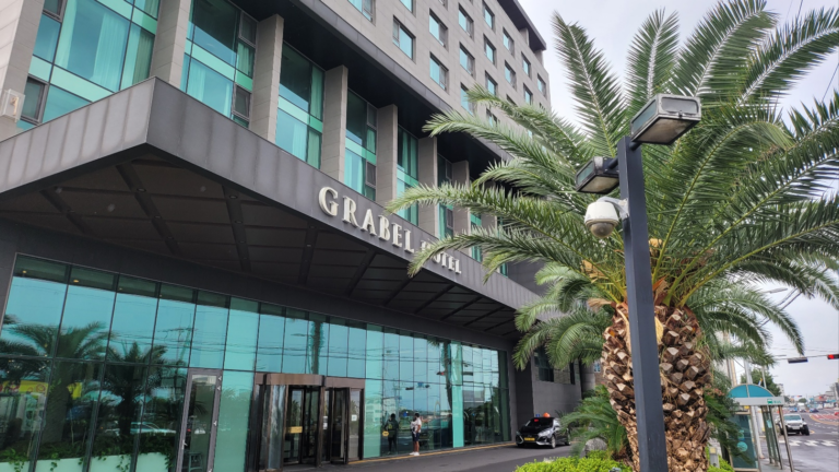 A Calm Stay Near the Sea: Grabel Hotel Jeju