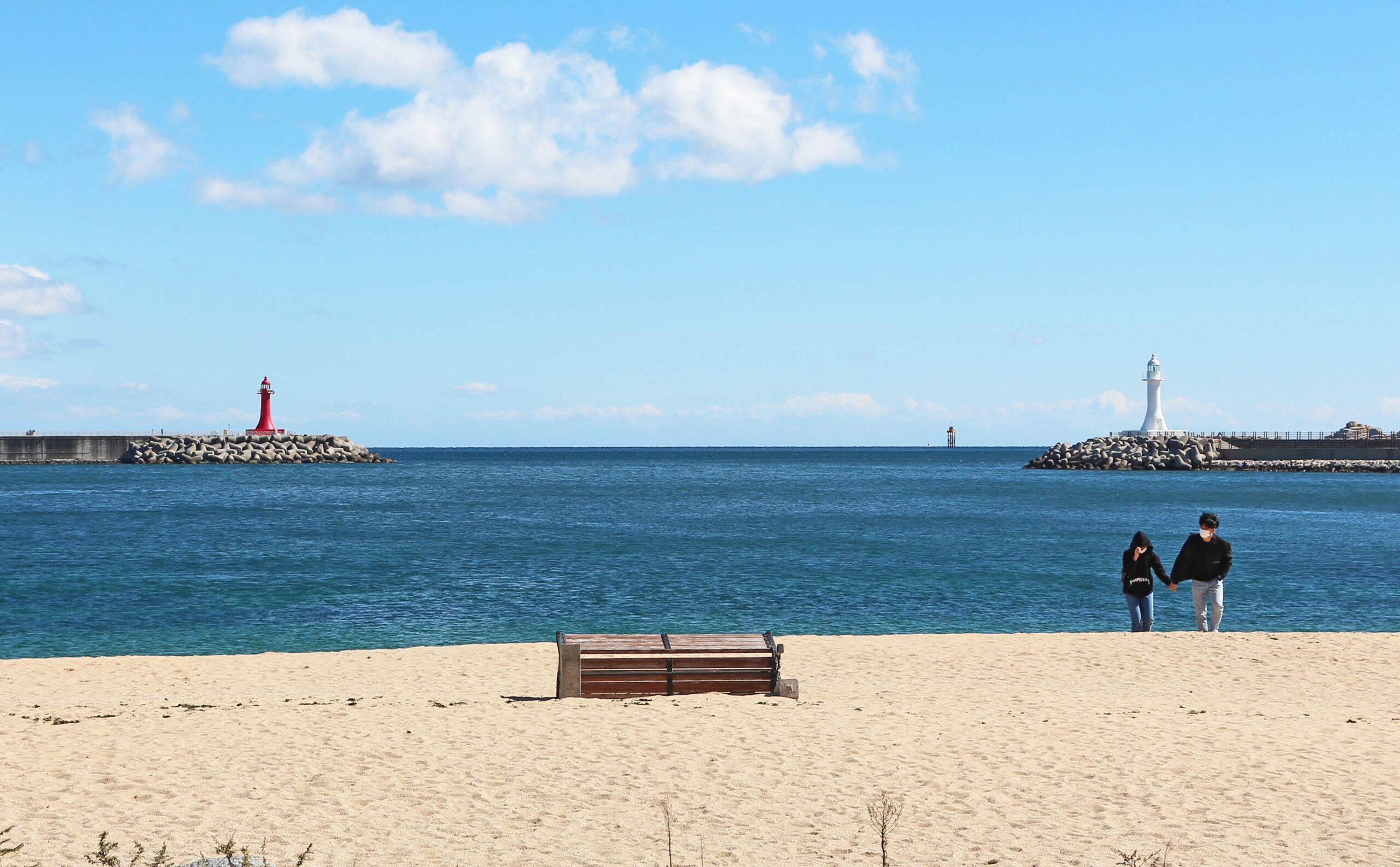 Sokcho Beach and Yeonggeumjeong Pavilion (속초 해수욕장·영금정)