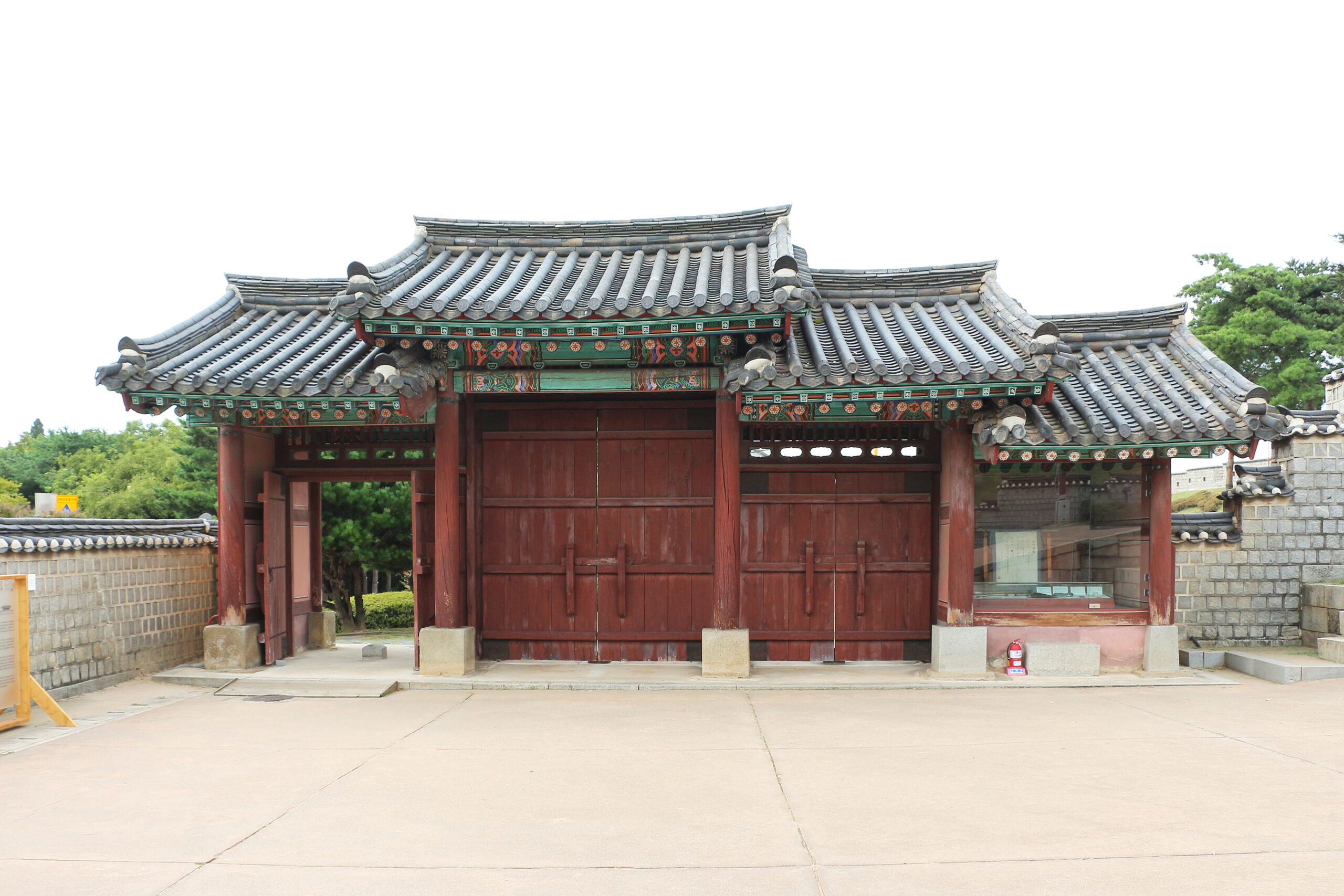 Suwon Hwaseong Fortress Night Walk (수원 화성 야간 성곽길)