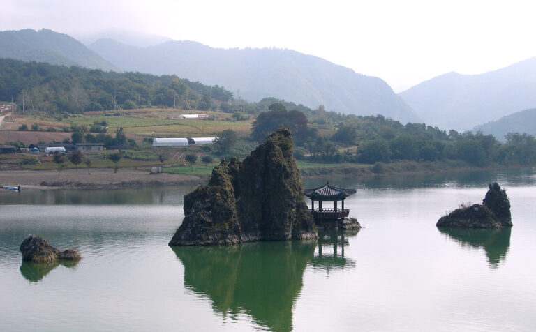 Danyang Dodamsambong Three Rock Island River