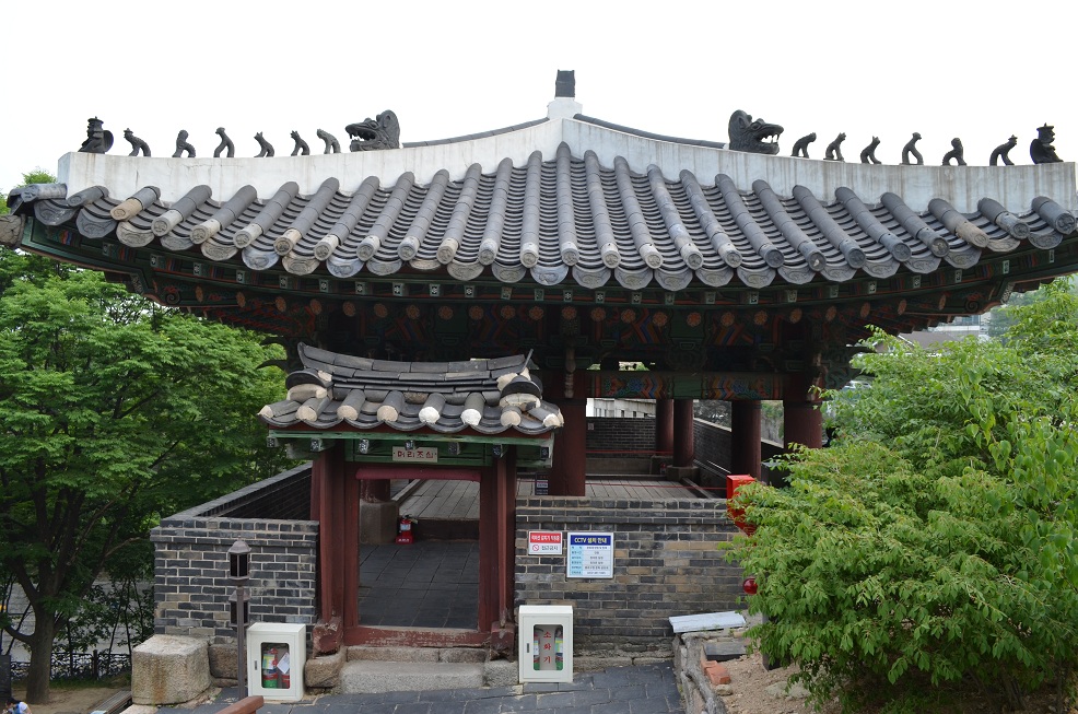 Changuimun Gate Dusk Walk (창의문 성곽 석양 산책)
