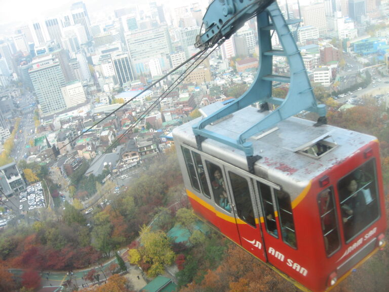 Namsan Cable Car and Summit Walk (남산 케이블카·정상 산책)