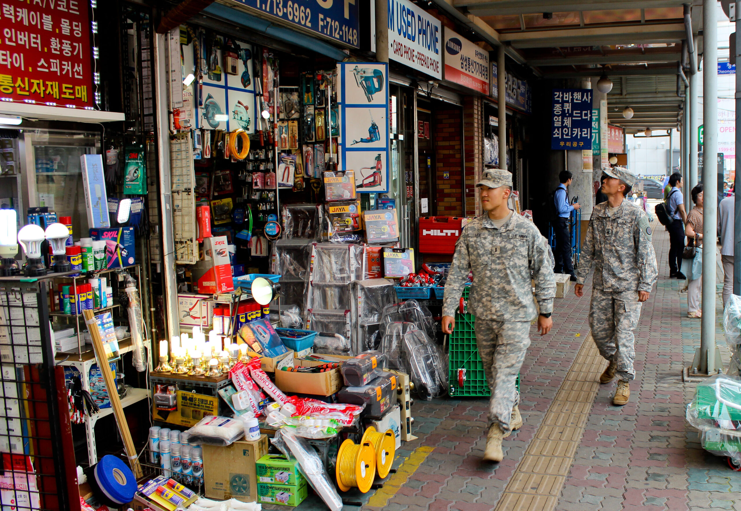 Yongsan Electronics Market (용산 전자상가)