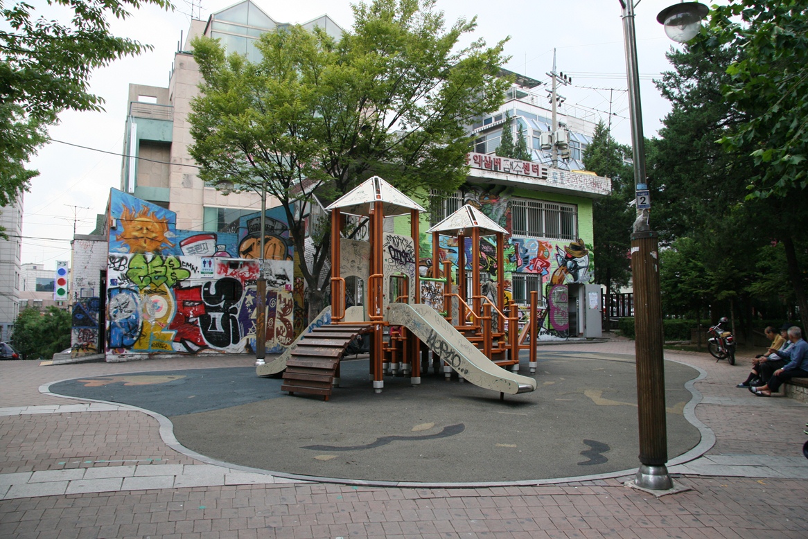 Hongdae Playground Area (홍대 놀이터 일대)