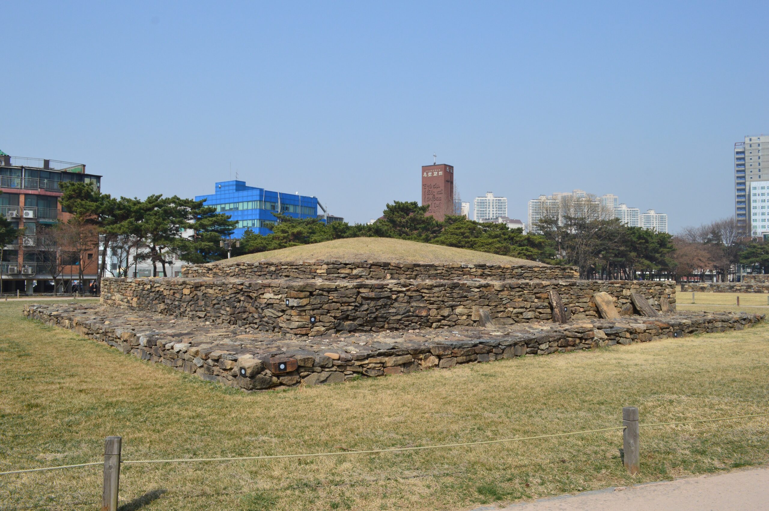 Songpa Baekje Historic Zone (송파 한성백제박물관)